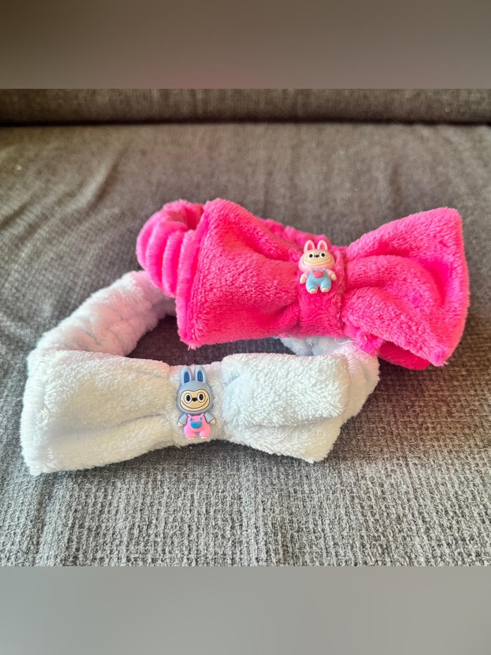Plush Bow Spa Headbands Set of 2 Soft Hair Wraps Pink & White NWOT